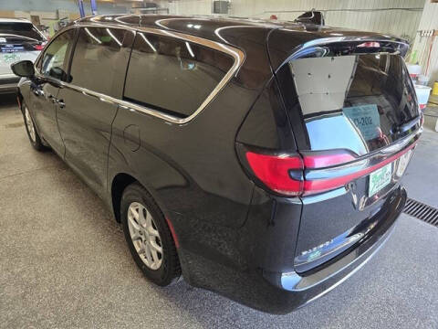 2024 Chrysler Pacifica Touring