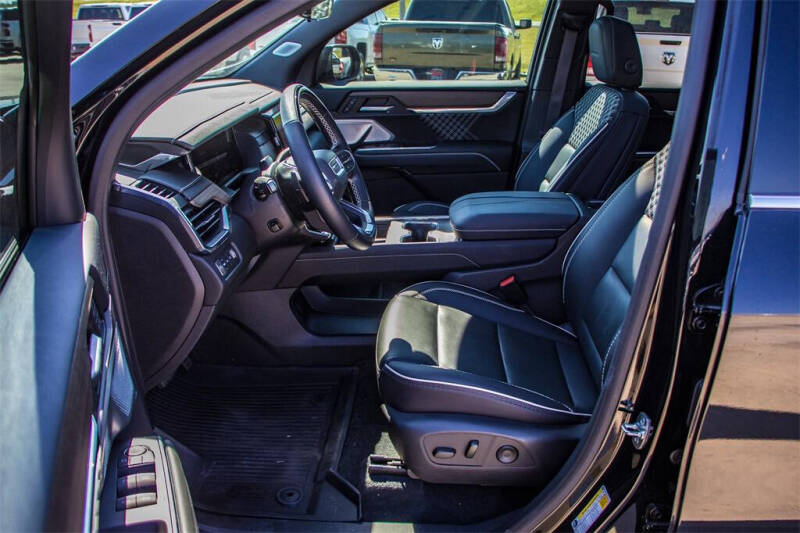 2024 GMC Acadia Denali