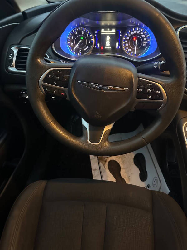2016 Chrysler 200 LX