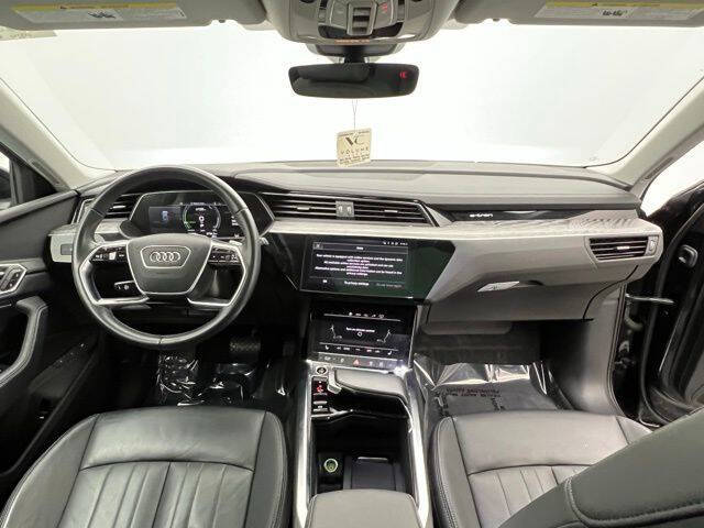 2023 Audi e-tron quattro Premium