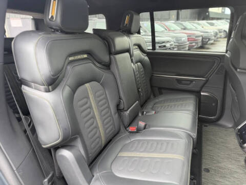 2025 Rivian R1S
