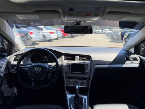 2017 Volkswagen Golf TSI S