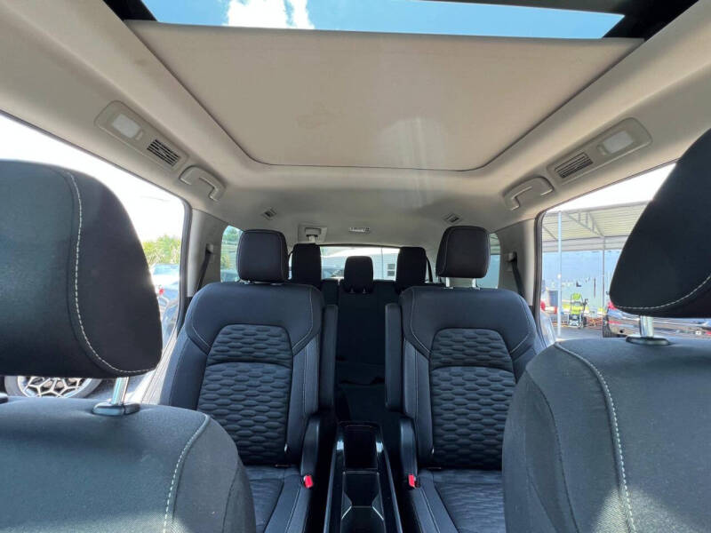 2022 Nissan Pathfinder SV