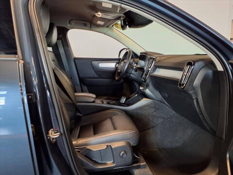 2021 Volvo XC40 T4 Momentum