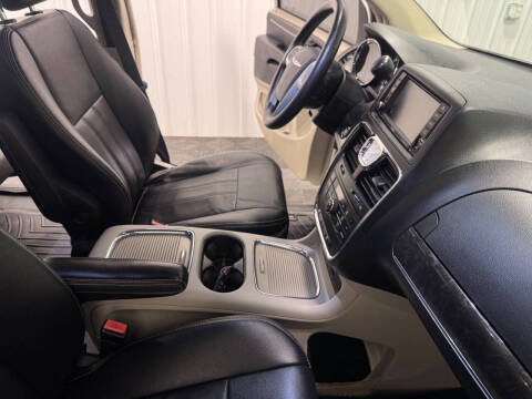 2015 Chrysler Town and Country Touring-L