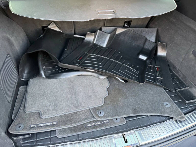 2013 Porsche Cayenne GTS