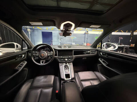 2021 Porsche Macan Turbo