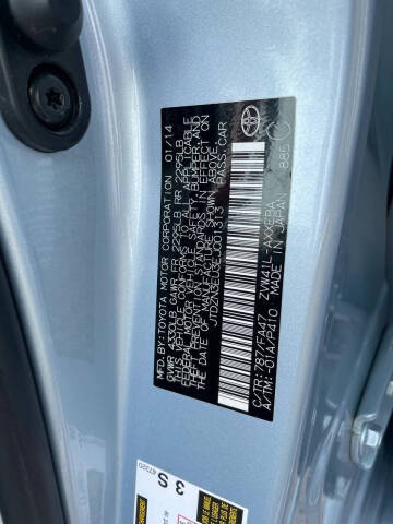 2014 Toyota Prius v Two
