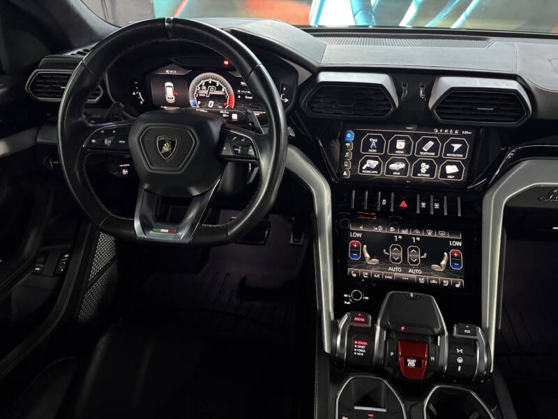 2020 Lamborghini Urus