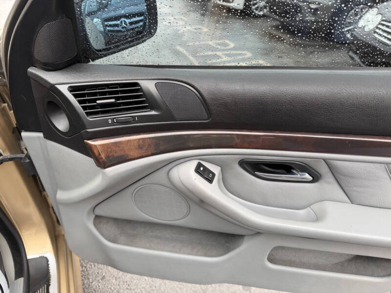 2003 BMW 5 Series 540i