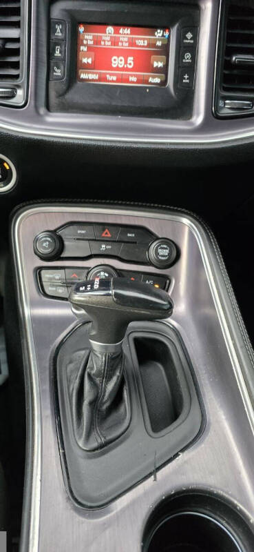 2015 Dodge Challenger SXT