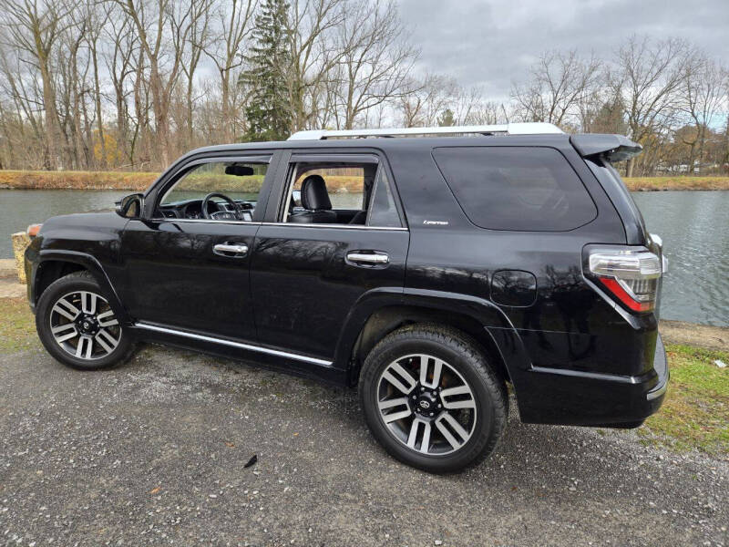 2015 Toyota 4Runner Limited photo 3