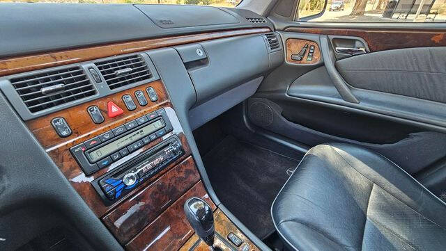 2001 Mercedes-Benz E-Class E 320