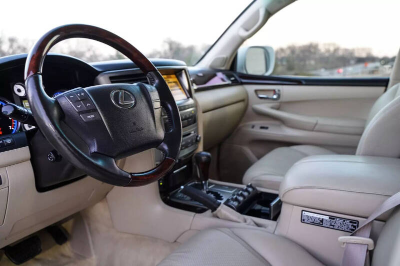 2011 Lexus LX 570