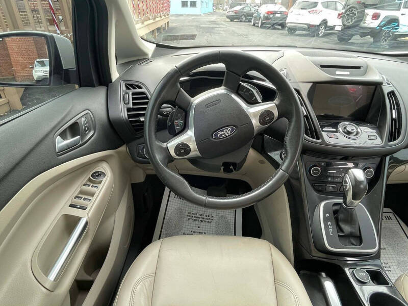 2017 Ford C-MAX Hybrid Titanium