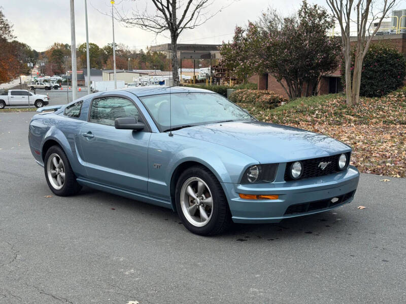 2005 Ford Mustang GT Premium
