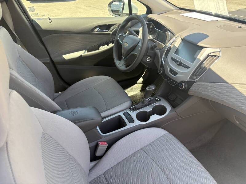 2018 Chevrolet Cruze LS Auto