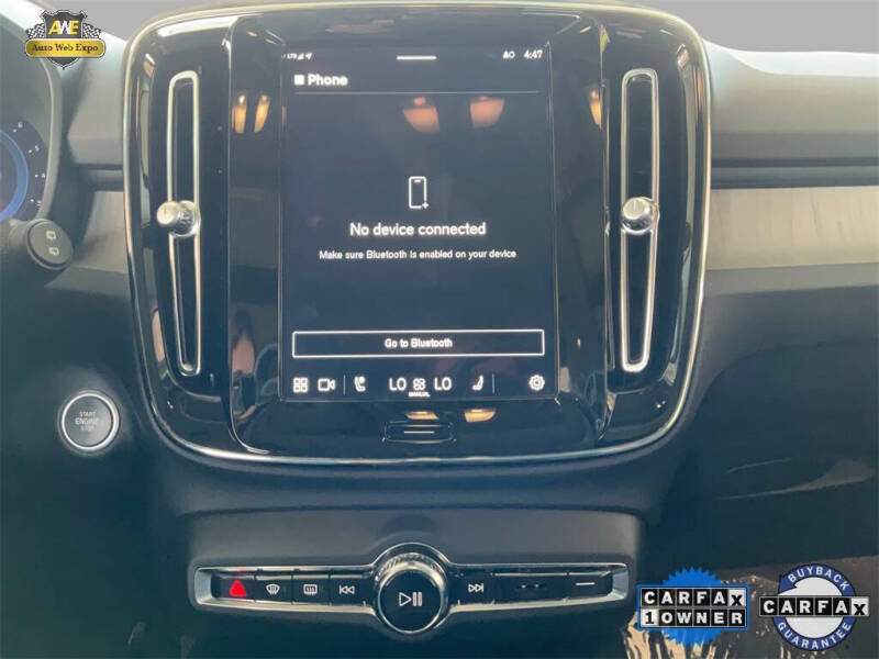 2024 Volvo XC40 B5 Plus Dark Theme