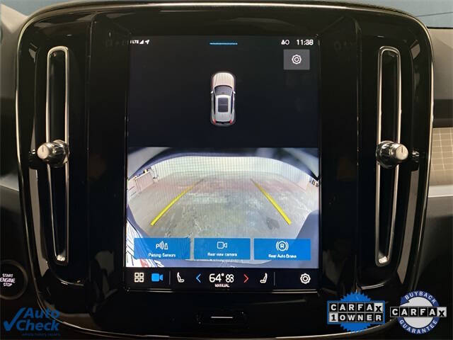 2025 Volvo XC40 B5 Core Bright Theme