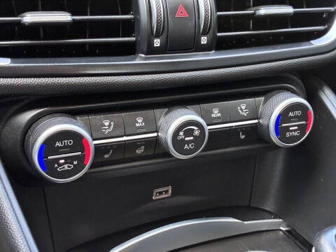 2019 Alfa Romeo Giulia Sport