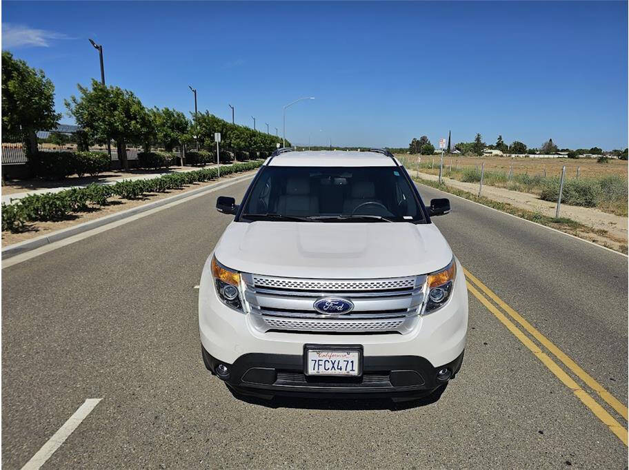 White 2014 Ford Explorer XLT AWD XLT 4dr SUV 2