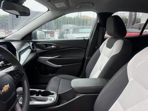 2025 Chevrolet Trax LS