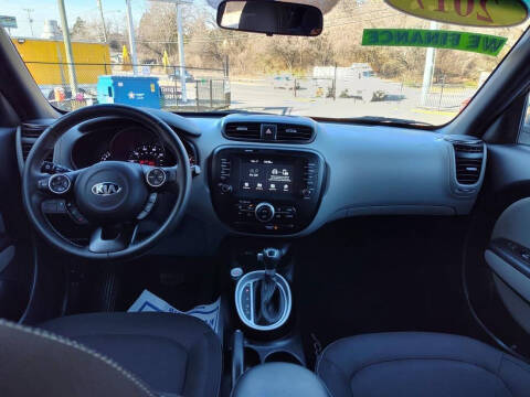2017 Kia Soul +