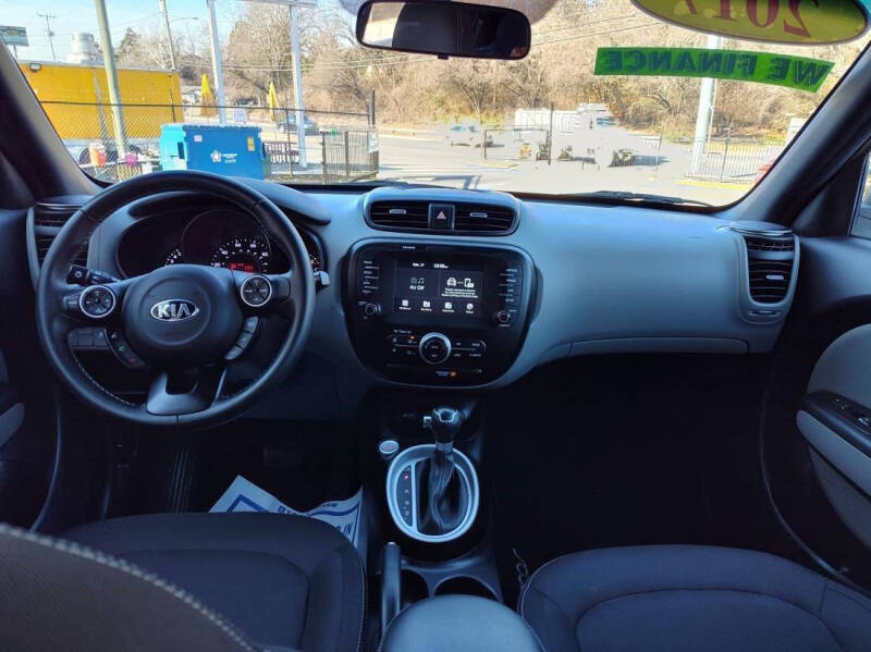 2017 Kia Soul +