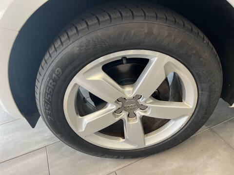 2011 Audi Q5 3.2 quattro Premium Plus