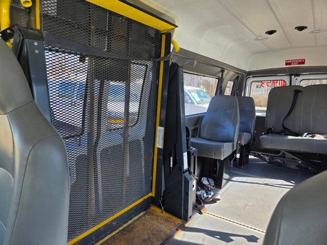 2012 Ford E-Series E-350 SD