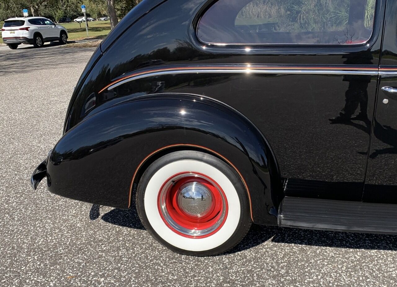 1939 Ford Deluxe 35
