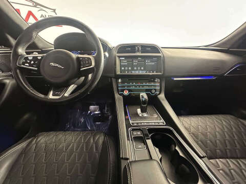 2020 Jaguar F-PACE SVR