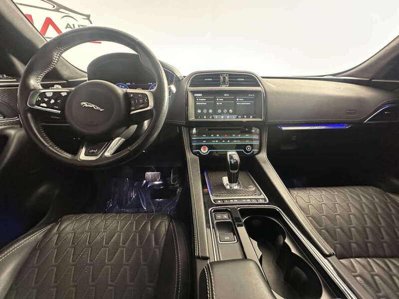 2020 Jaguar F-PACE SVR