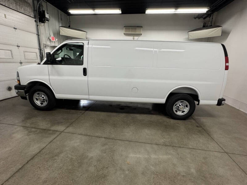 2025 Chevrolet Express 2500