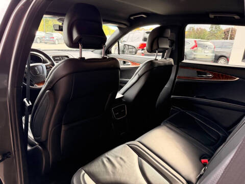 2019 Lincoln Nautilus Select