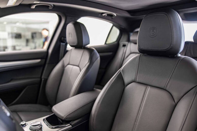 2025 Alfa Romeo Stelvio