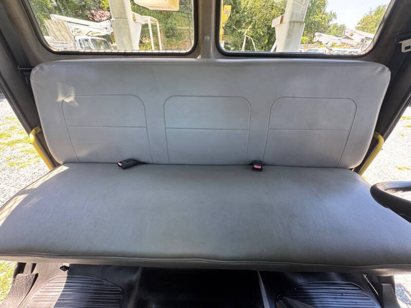 2003 Freightliner FL70
