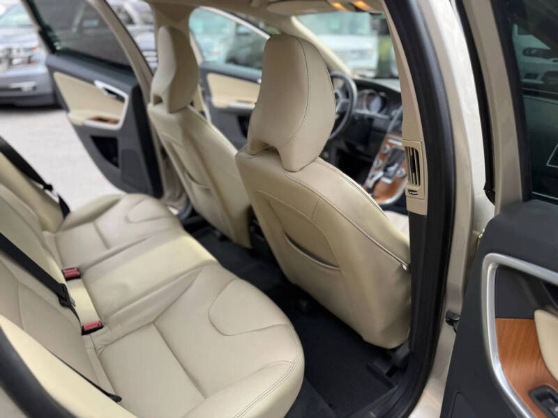 2017 Volvo XC60 T5 Inscription