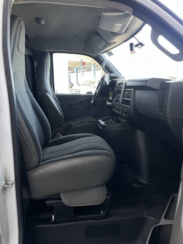 2024 GMC Savana 2500