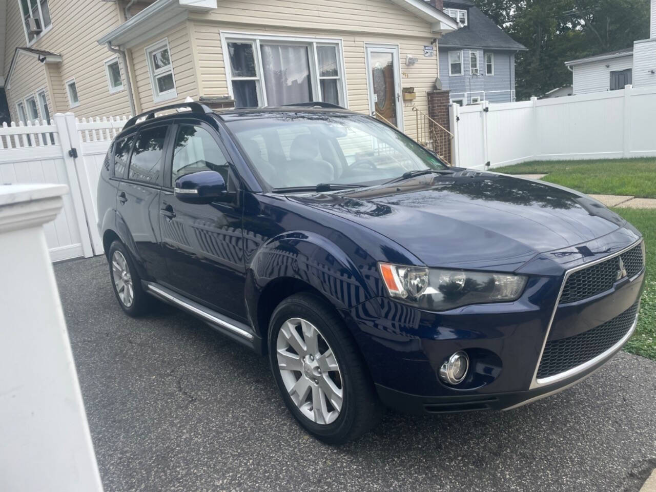 2012 Mitsubishi Outlander for sale at Universal Motors Dba Speed Wash And Tires in Paterson, NJ