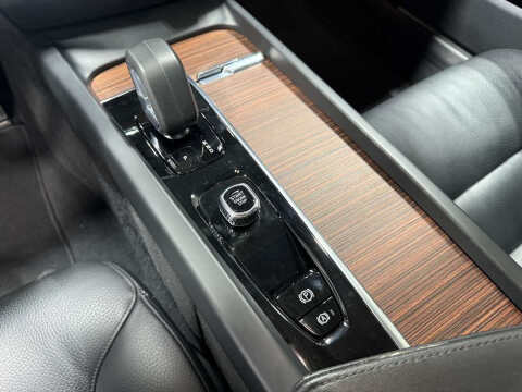 2024 Volvo S60 B5 Plus Dark Theme