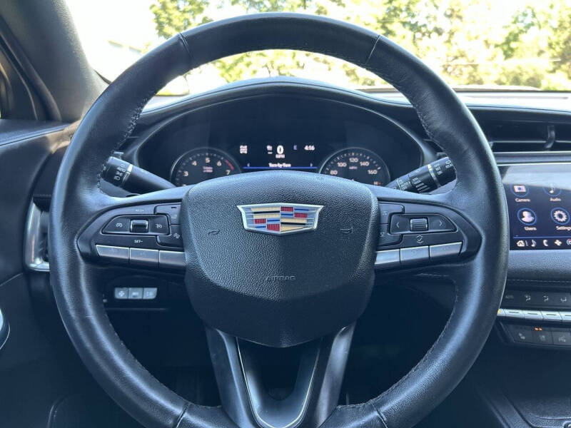 2022 Cadillac XT4 Premium Luxury