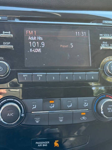 2017 Nissan Rogue SL