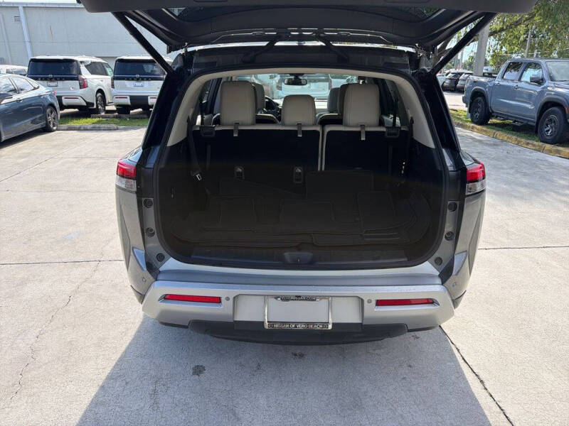 2022 Nissan Pathfinder SL