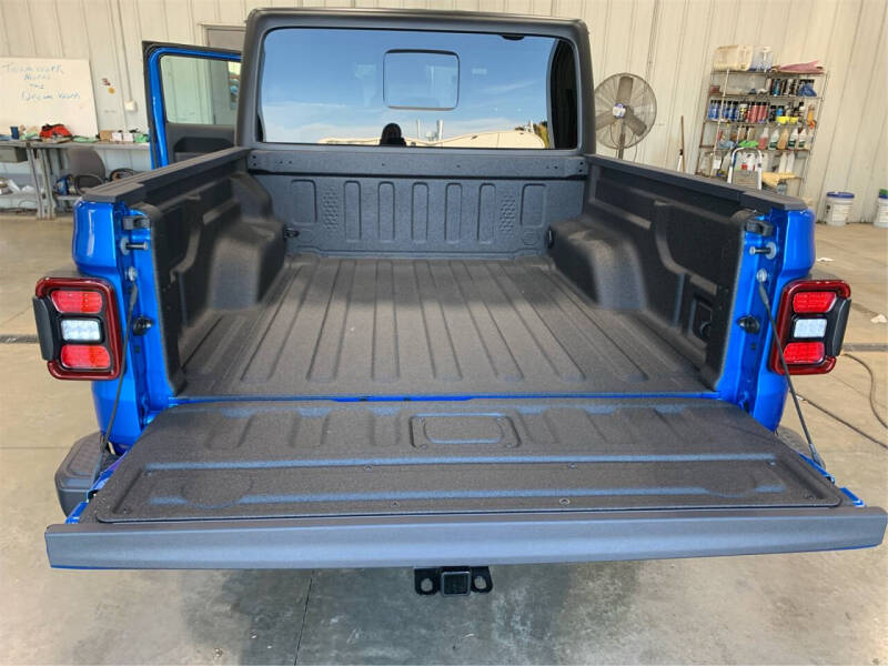 2026 Jeep Gladiator Willys