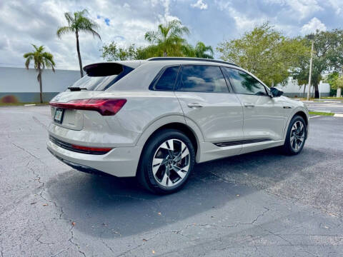 2021 Audi e-tron quattro Premium
