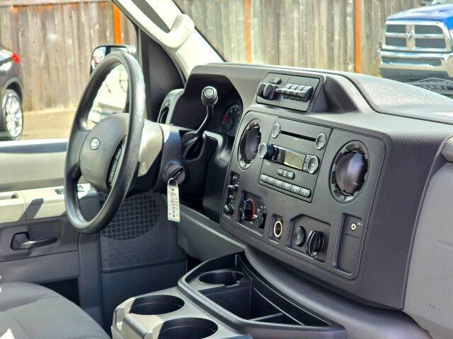 2011 Ford E-Series E-350 SD XLT