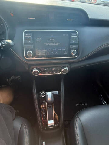 2020 Nissan Kicks SR