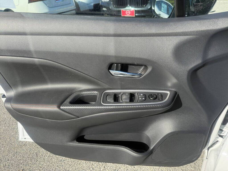 2025 Nissan Versa SR