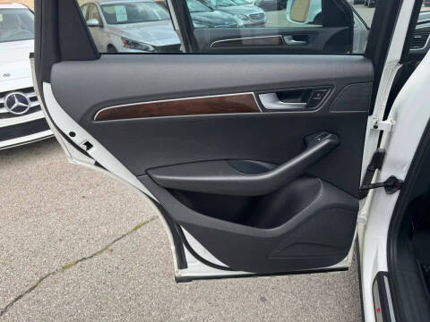 2011 Audi Q5 3.2 quattro Premium Plus